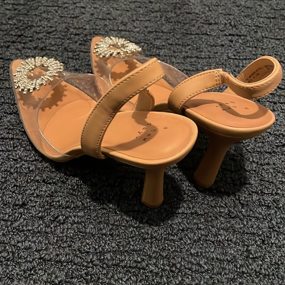 CLEAR Toe Heels w/sparkle - Picture 3 of 4